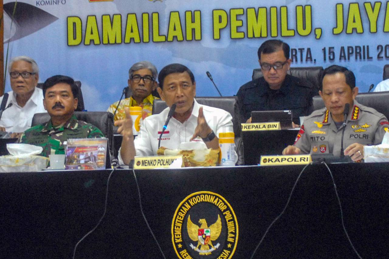 Menko Polhukam Gelar...