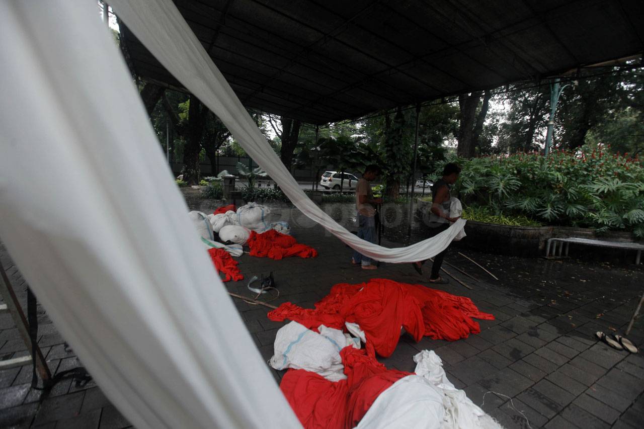 Pemasangan Tenda TPS...