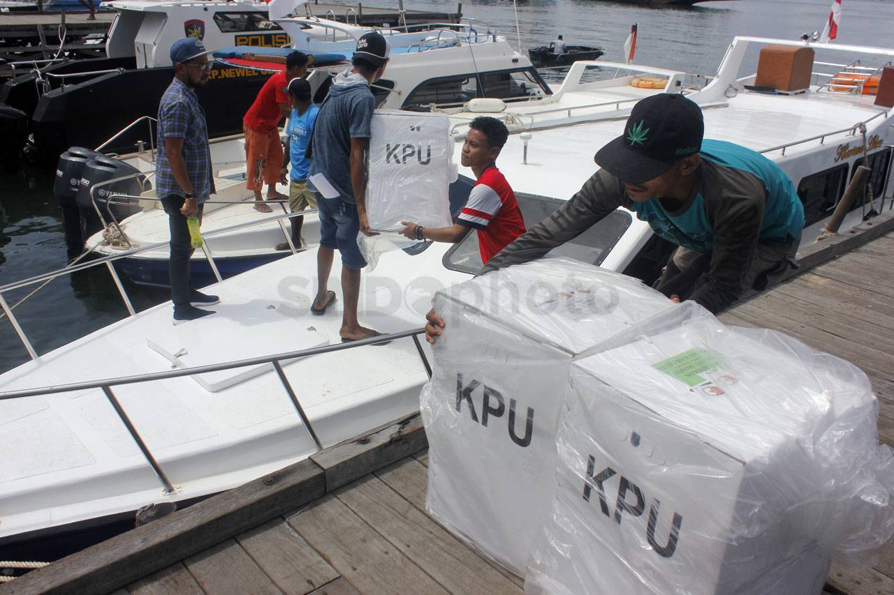KPUD Kota Sorong Distribusikan...