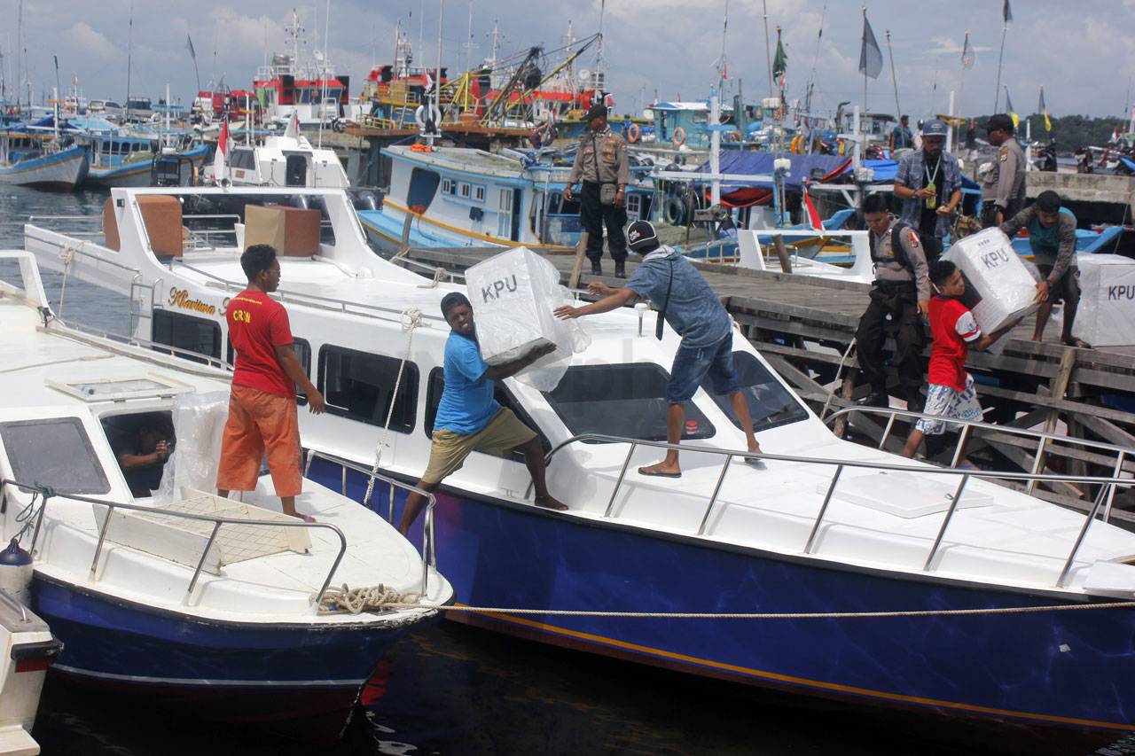 KPUD Kota Sorong Distribusikan...