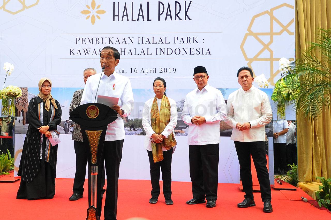 Presiden Jokowi Resmikan...