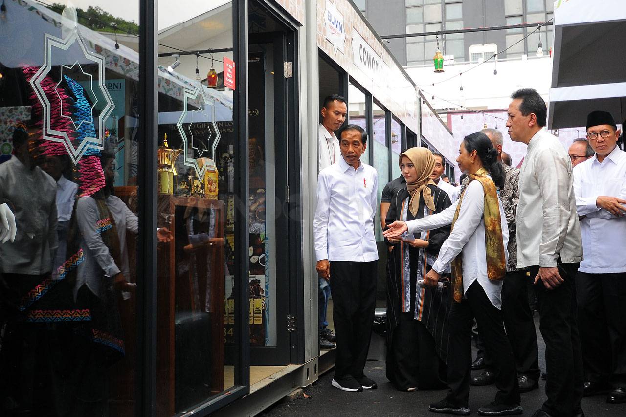 Presiden Jokowi Resmikan...