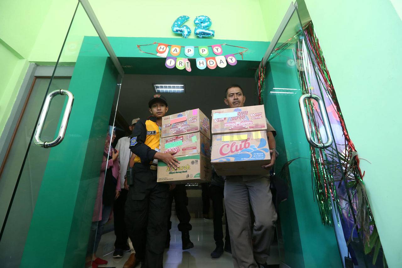 Pasien RSJ Menur Gunakan...