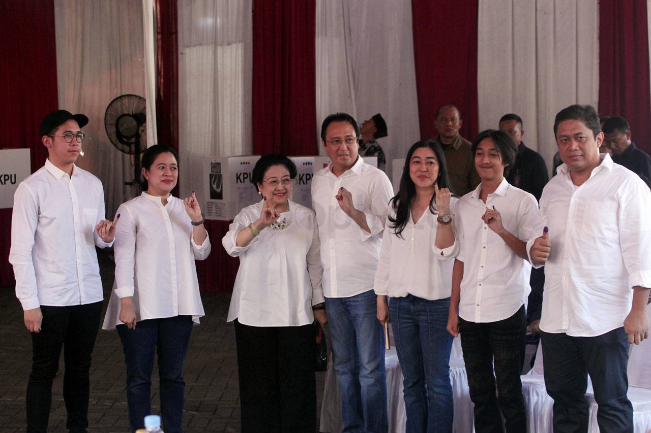 Megawati Nyoblos di...
