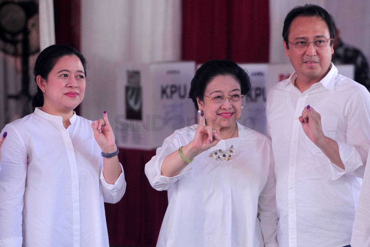 Megawati Nyoblos di...