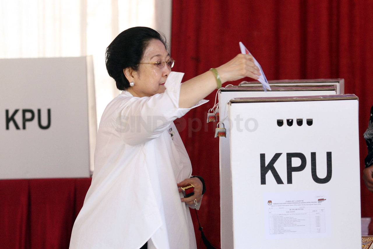Megawati Nyoblos di...