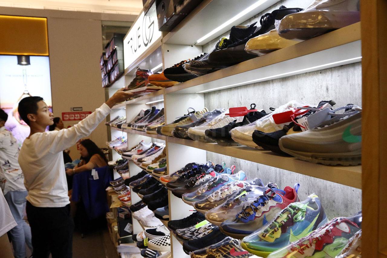 Sneakerpeak Kemang The...