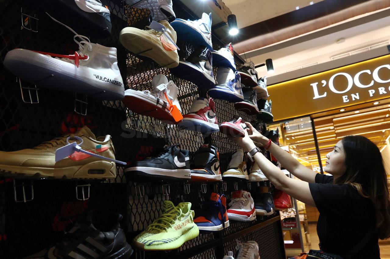 Sneakerpeak Kemang The...
