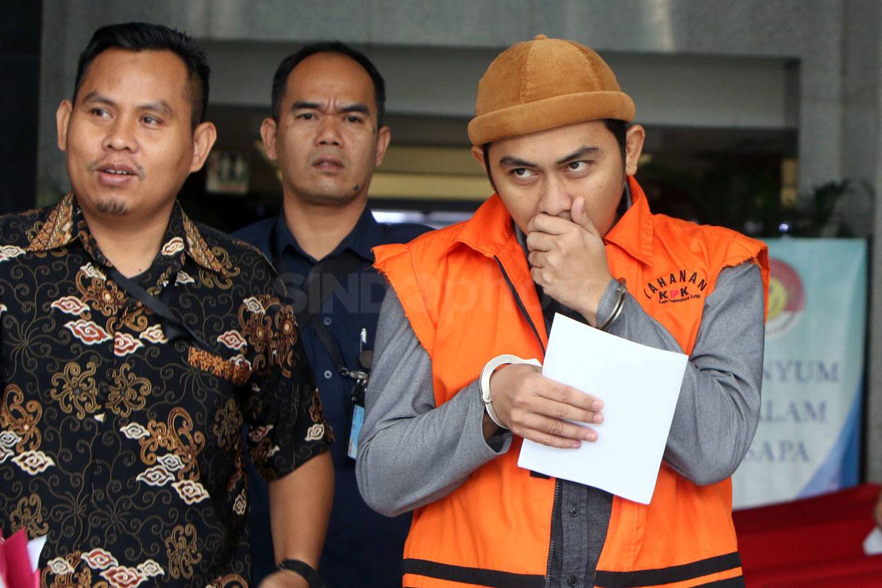 KPK Lanjutkan Pemeriksaan...