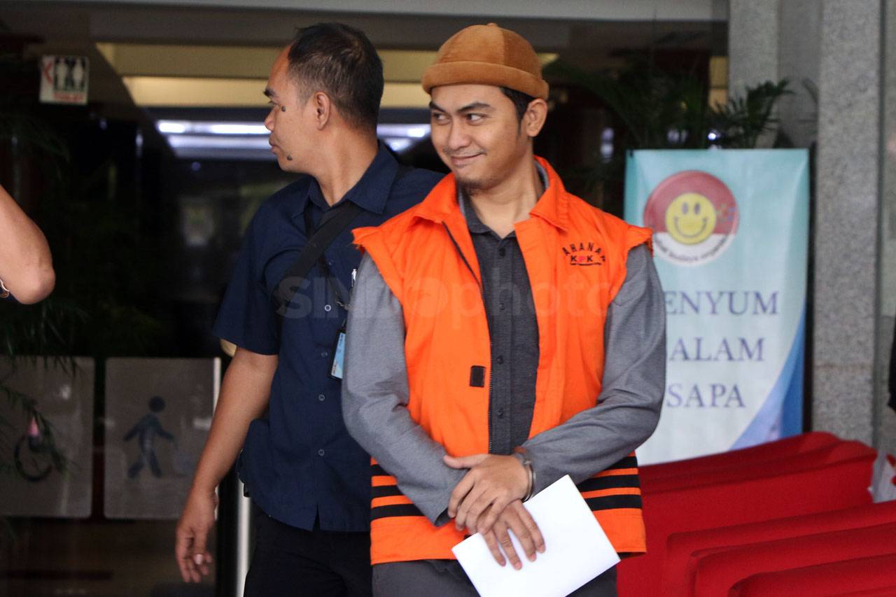 KPK Lanjutkan Pemeriksaan...