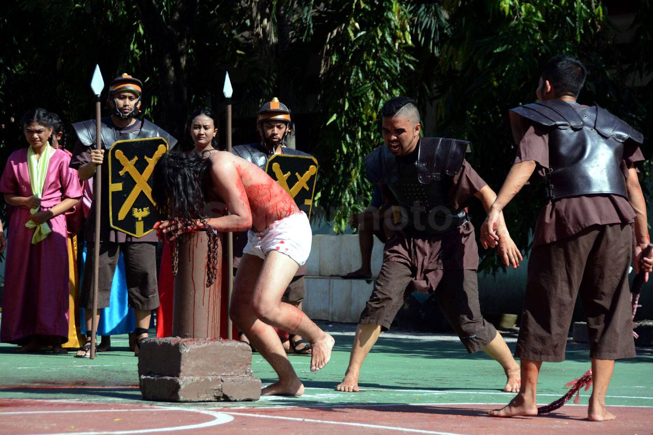 Peringatan Jumat Agung...