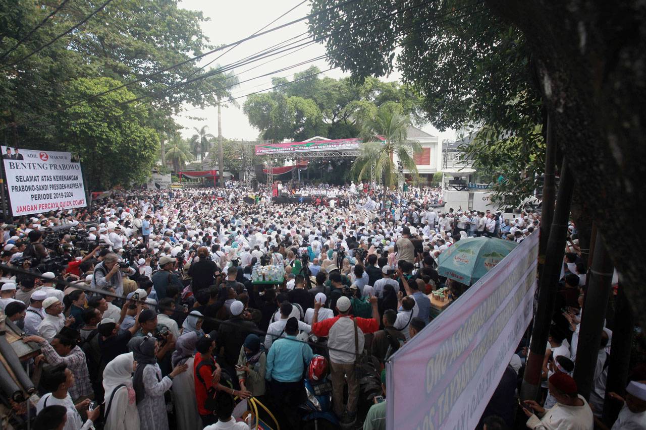 Prabowo Gelar Syukuran...