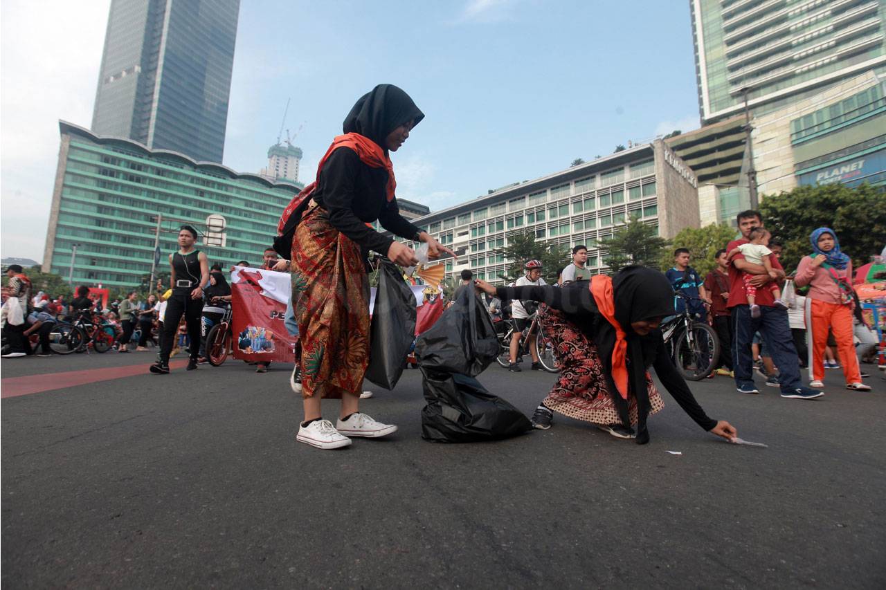 Aksi Pungut Sampah Siswa...
