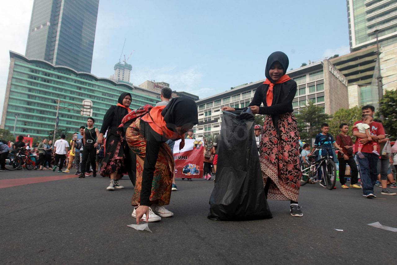 Aksi Pungut Sampah Siswa...