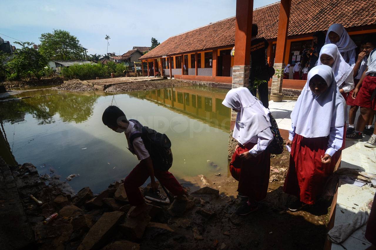Sekolah Kebanjiran,...