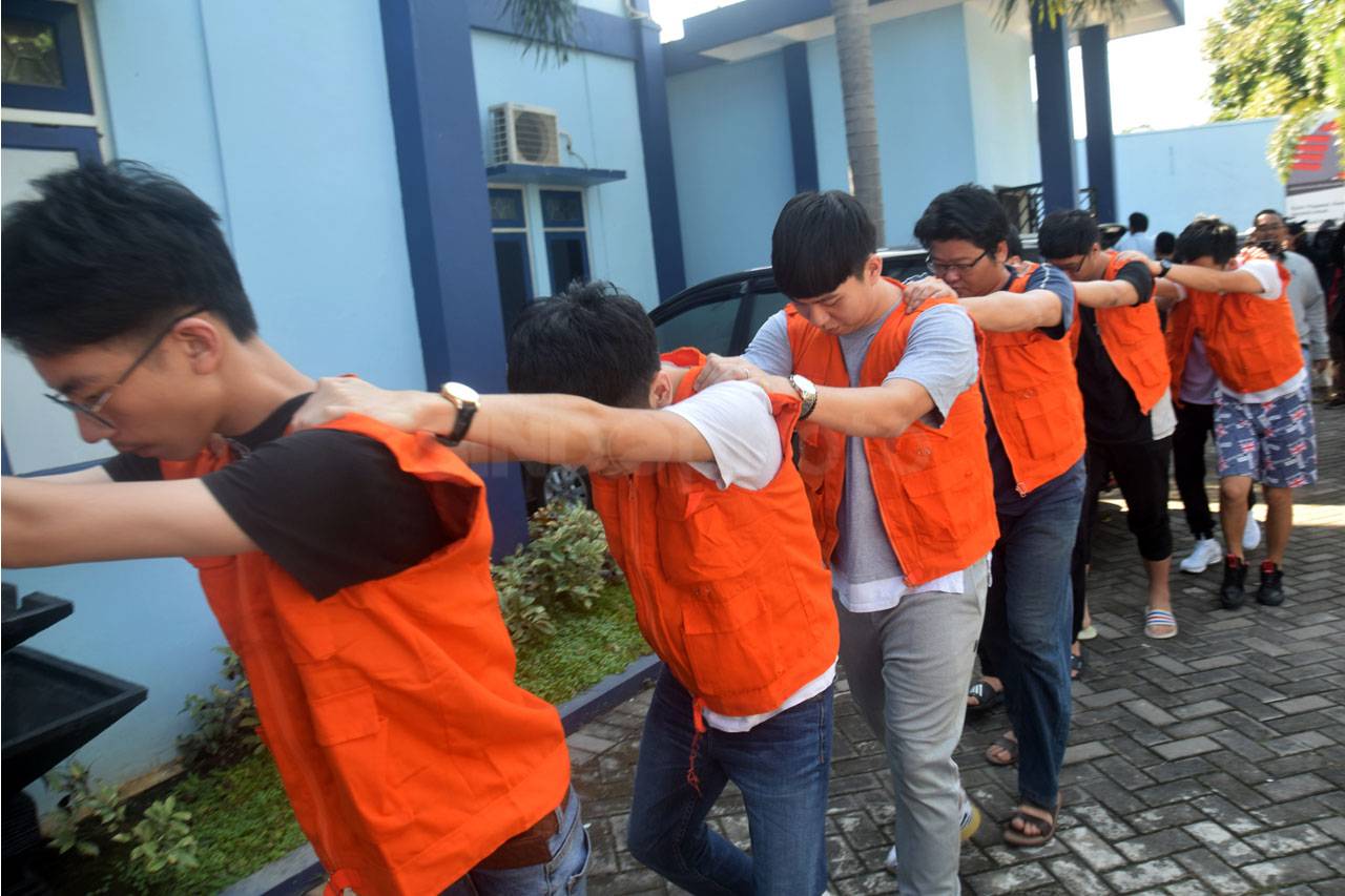 Imigrasi Semarang Bekuk...
