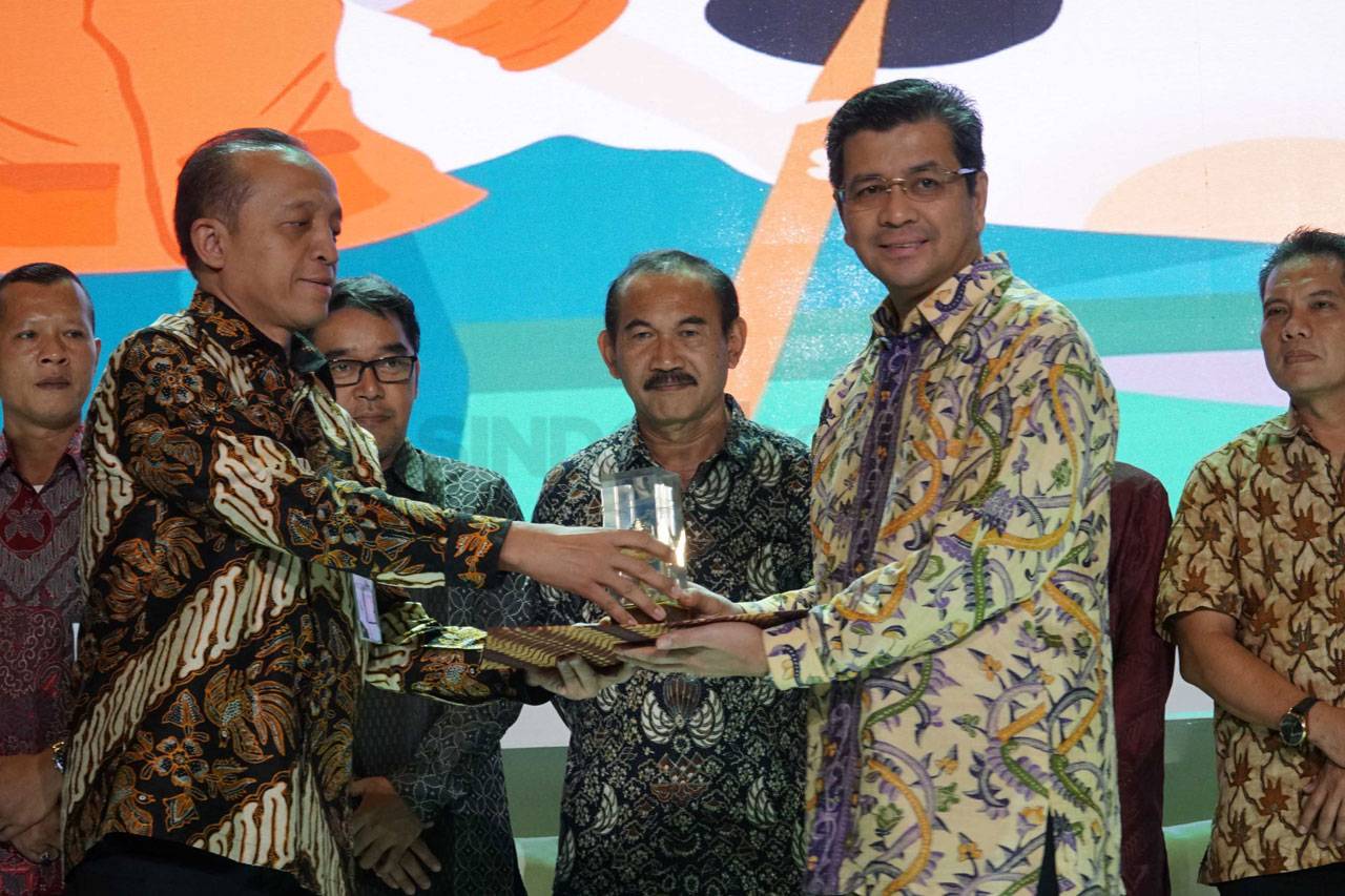 Semen Indonesia Raih...