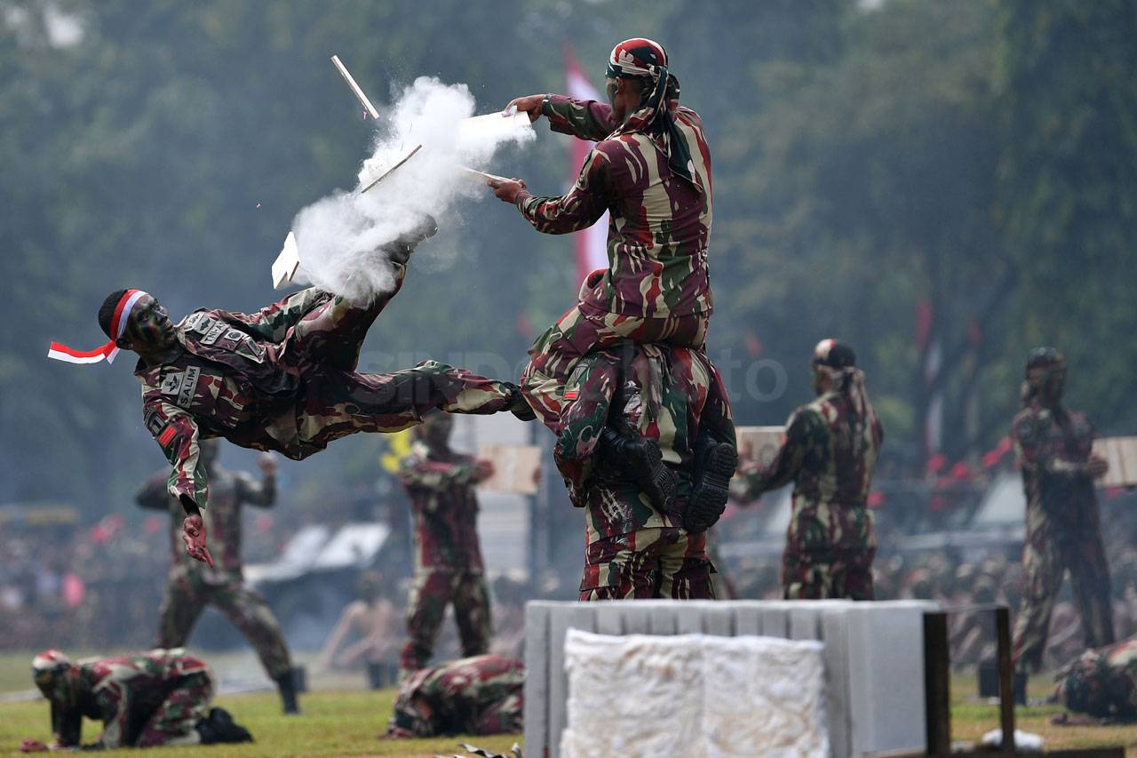 Panglima TNI Pimpin...