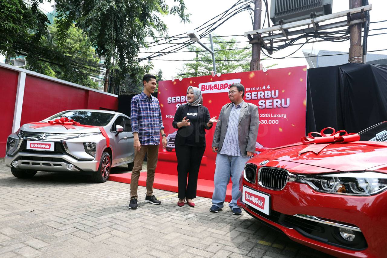 Bukalapak Serahkan BMW...