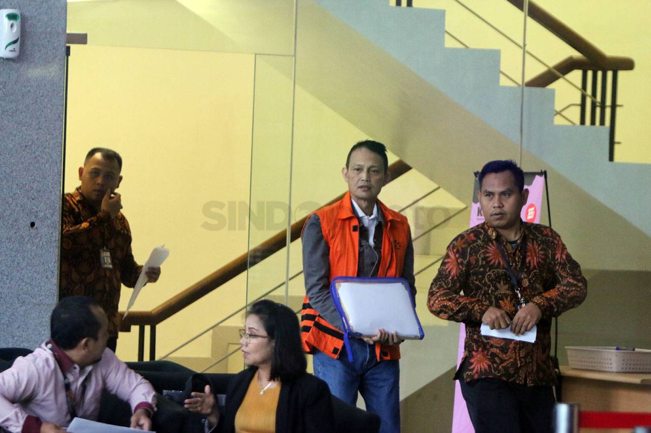 KPK Lanjutkan Pemeriksaan...