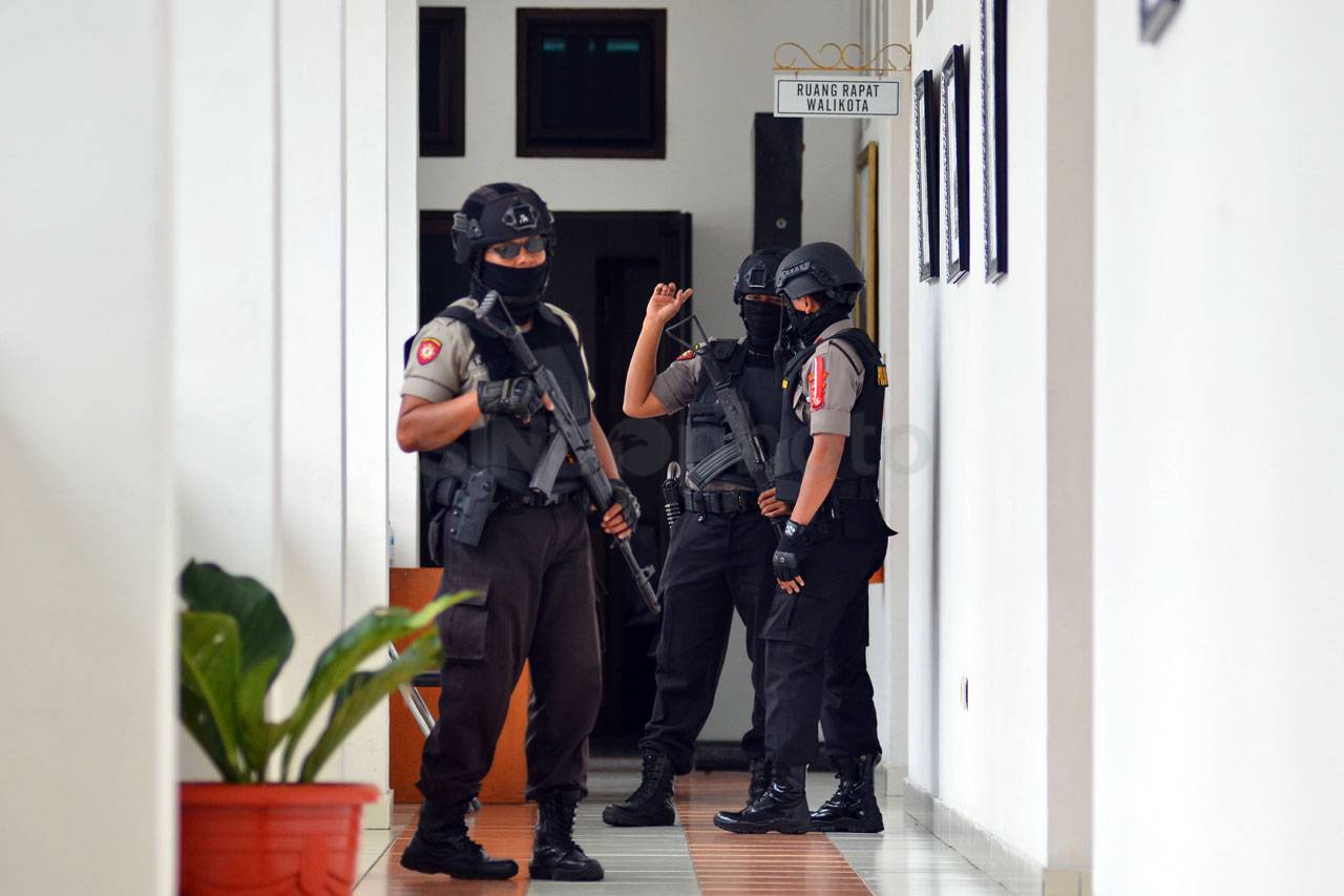 KPK Geledah Kantor Wali...