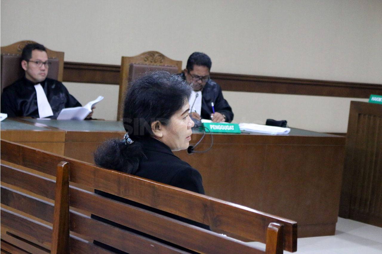 Hakim Merry Purba Dituntut...