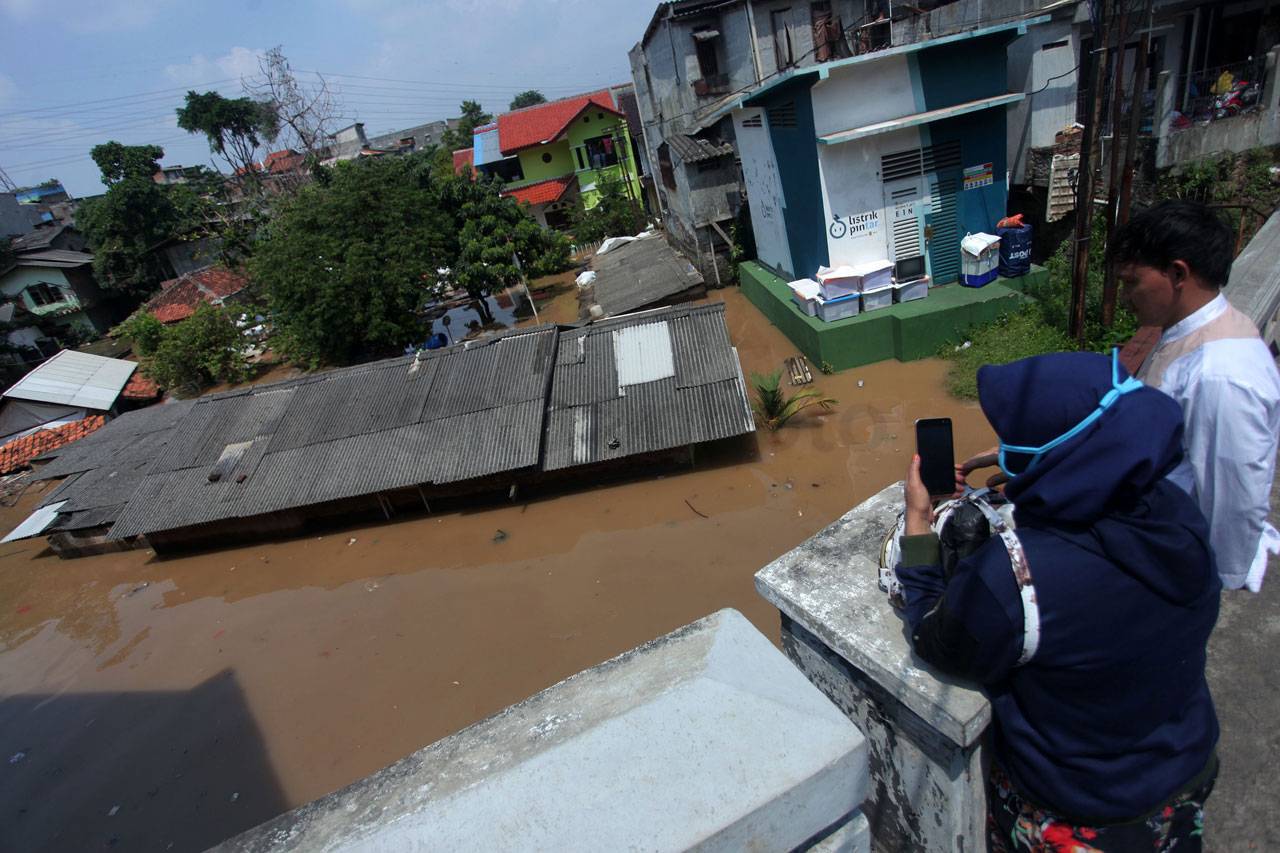 Banjir Rendam Ratusan...
