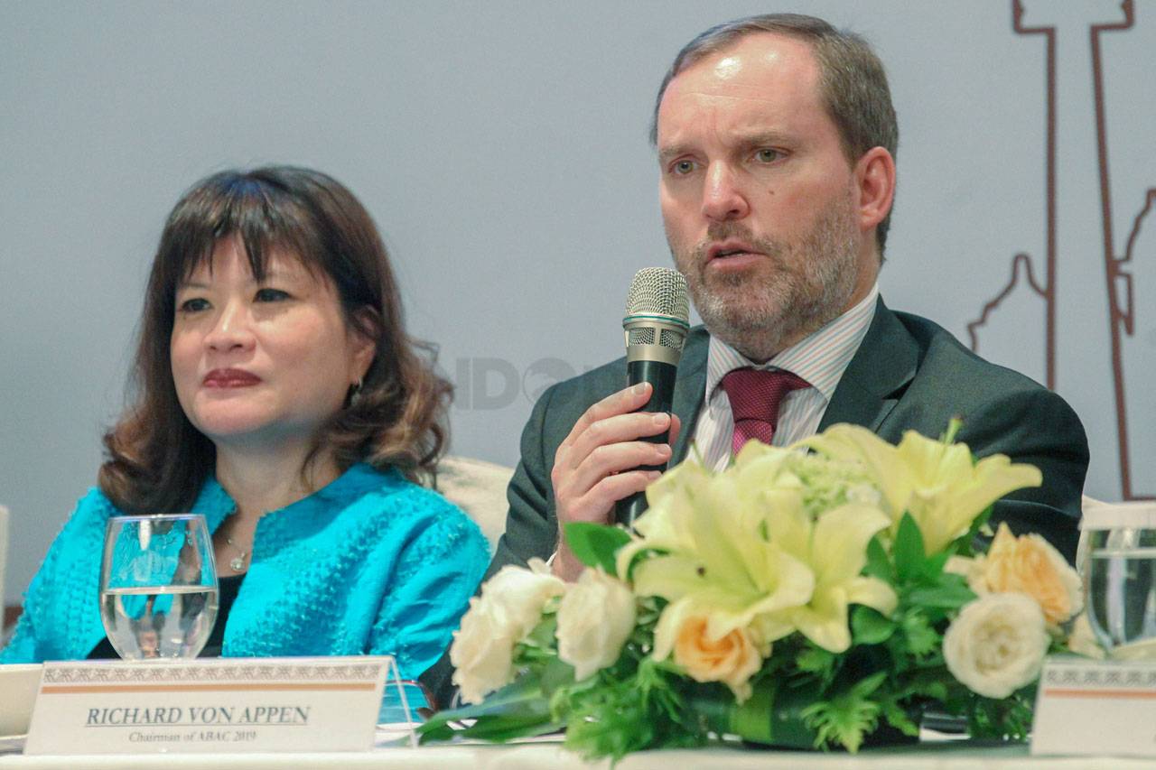 Apec Business Advisory...