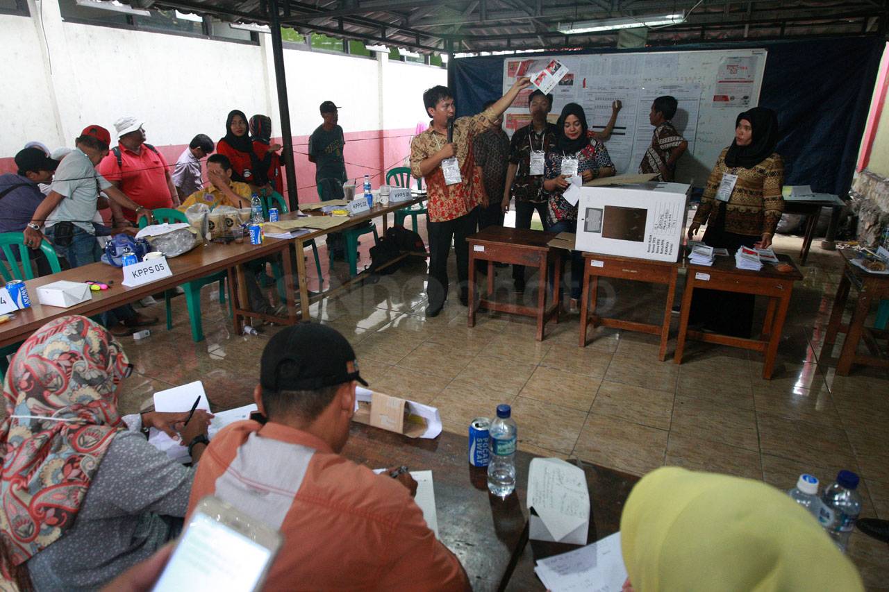KPU DKI Gelar Pemungutan...
