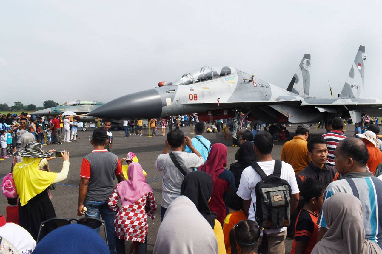 Rayakan HUT ke-73, TNI...