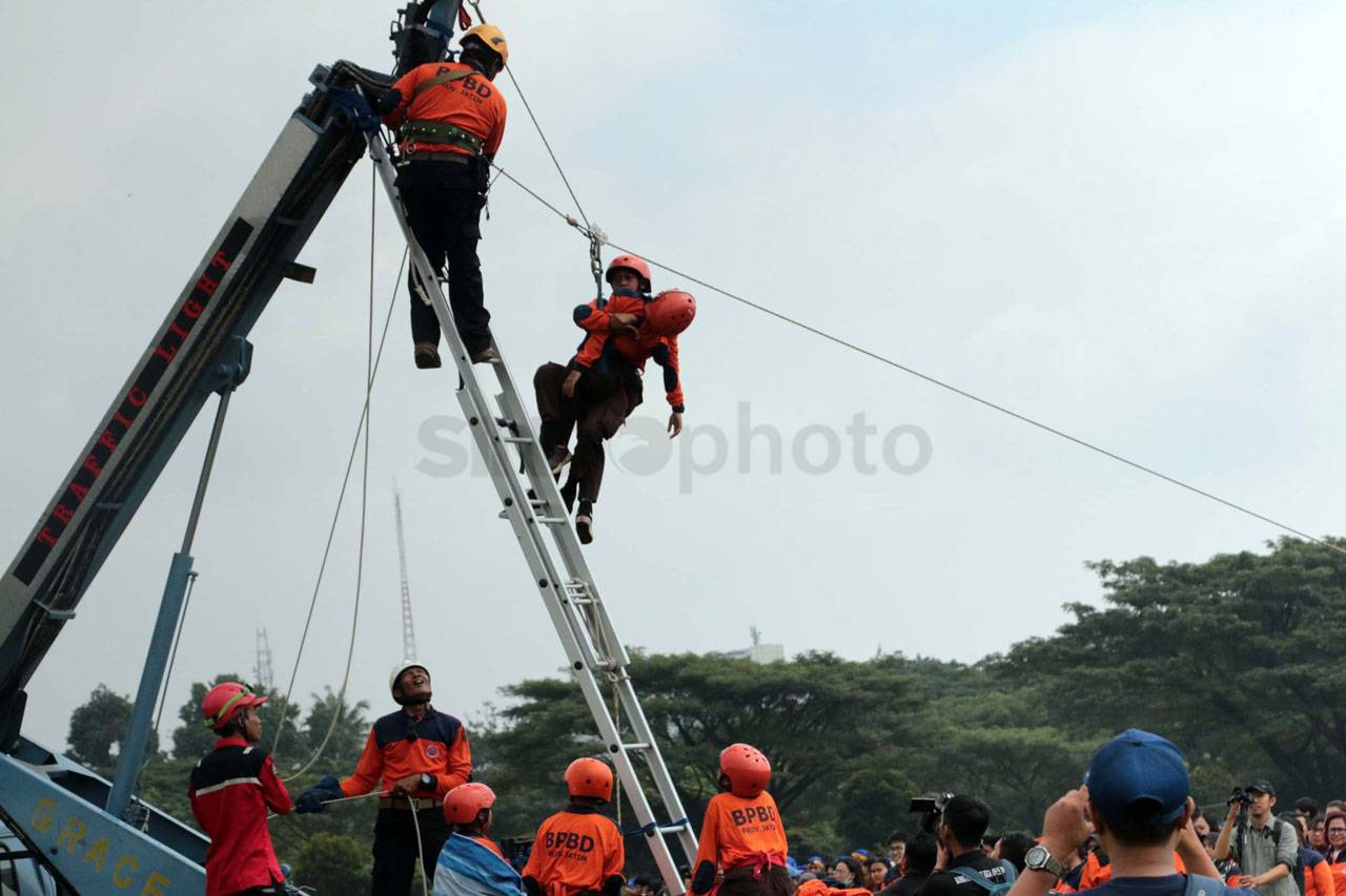 Ribuan Relawan Kemanusiaan...