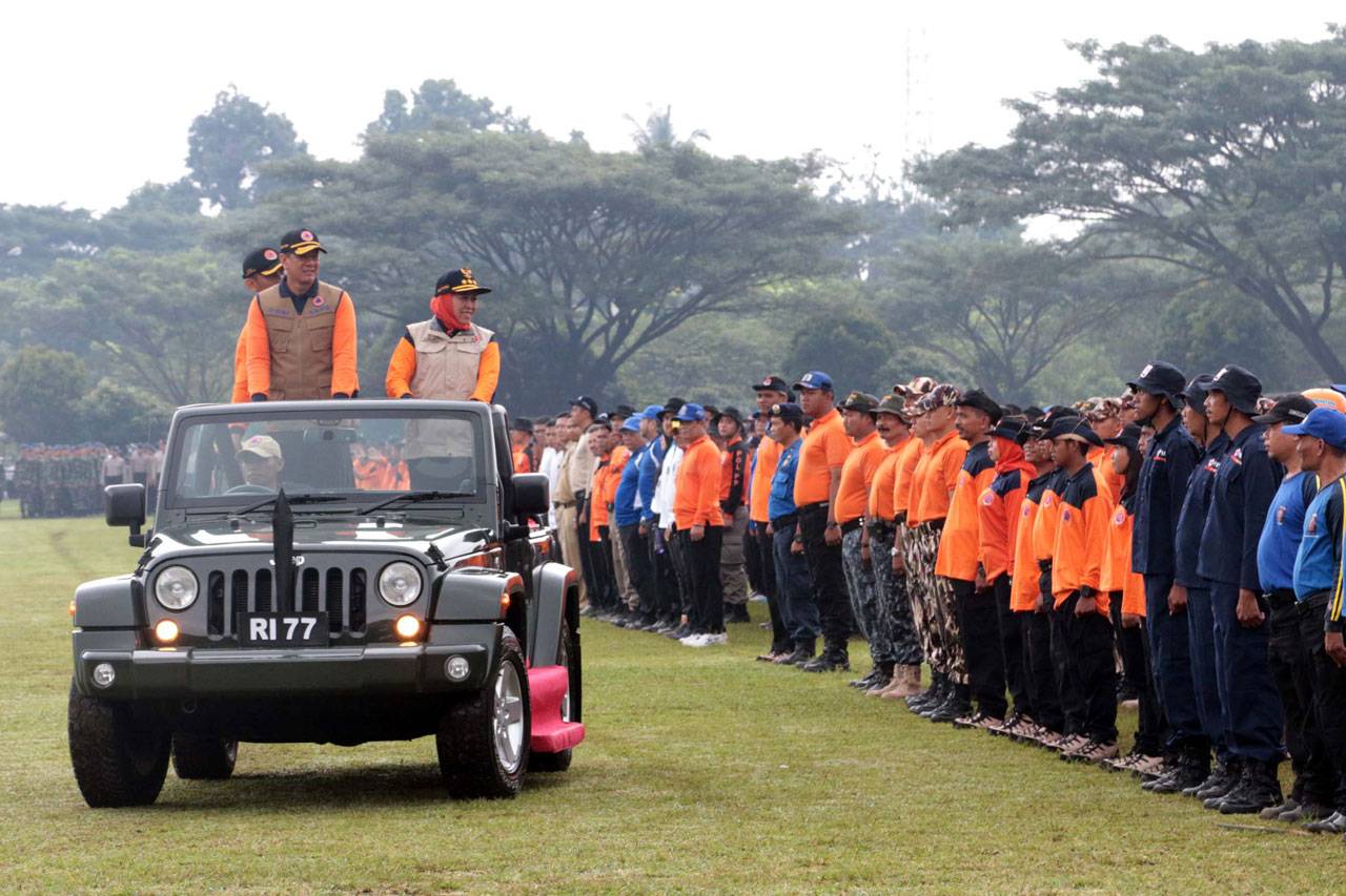 Kepala BNPB Pimpin Upacara...