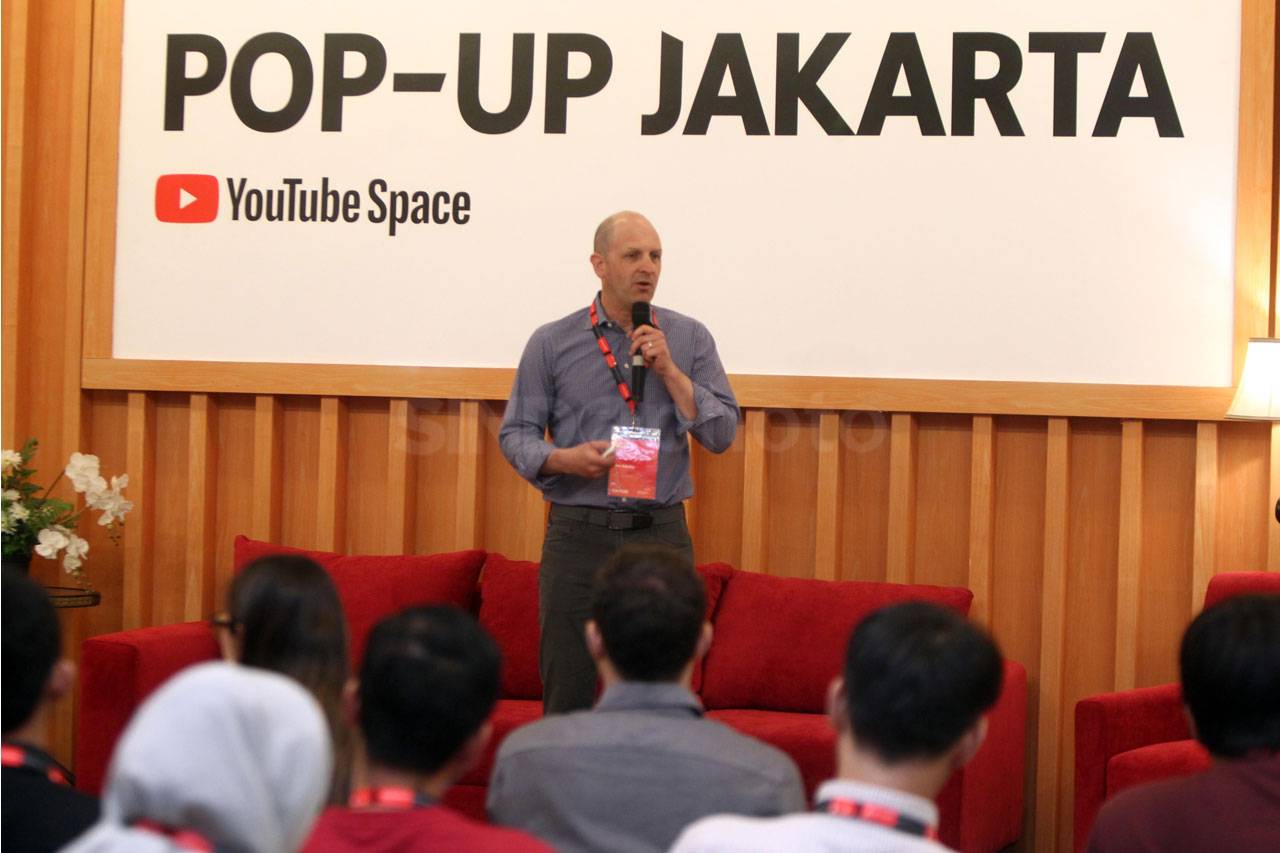 YouTube Pop-Up Space...