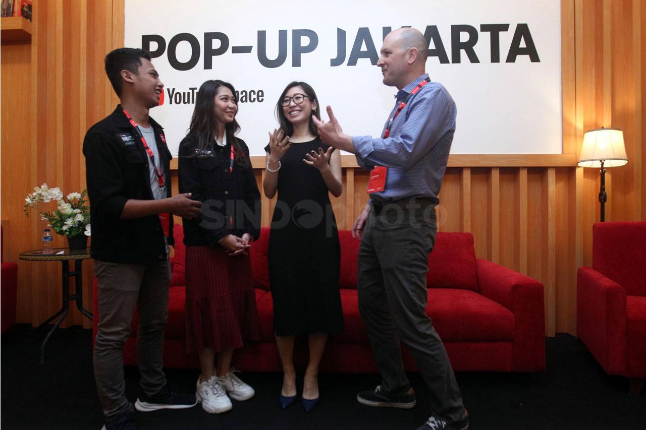 YouTube Pop-Up Space...