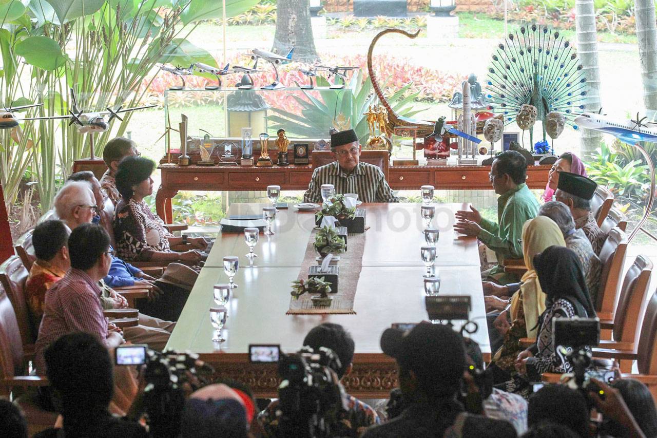 Mantan Presiden Habibie...