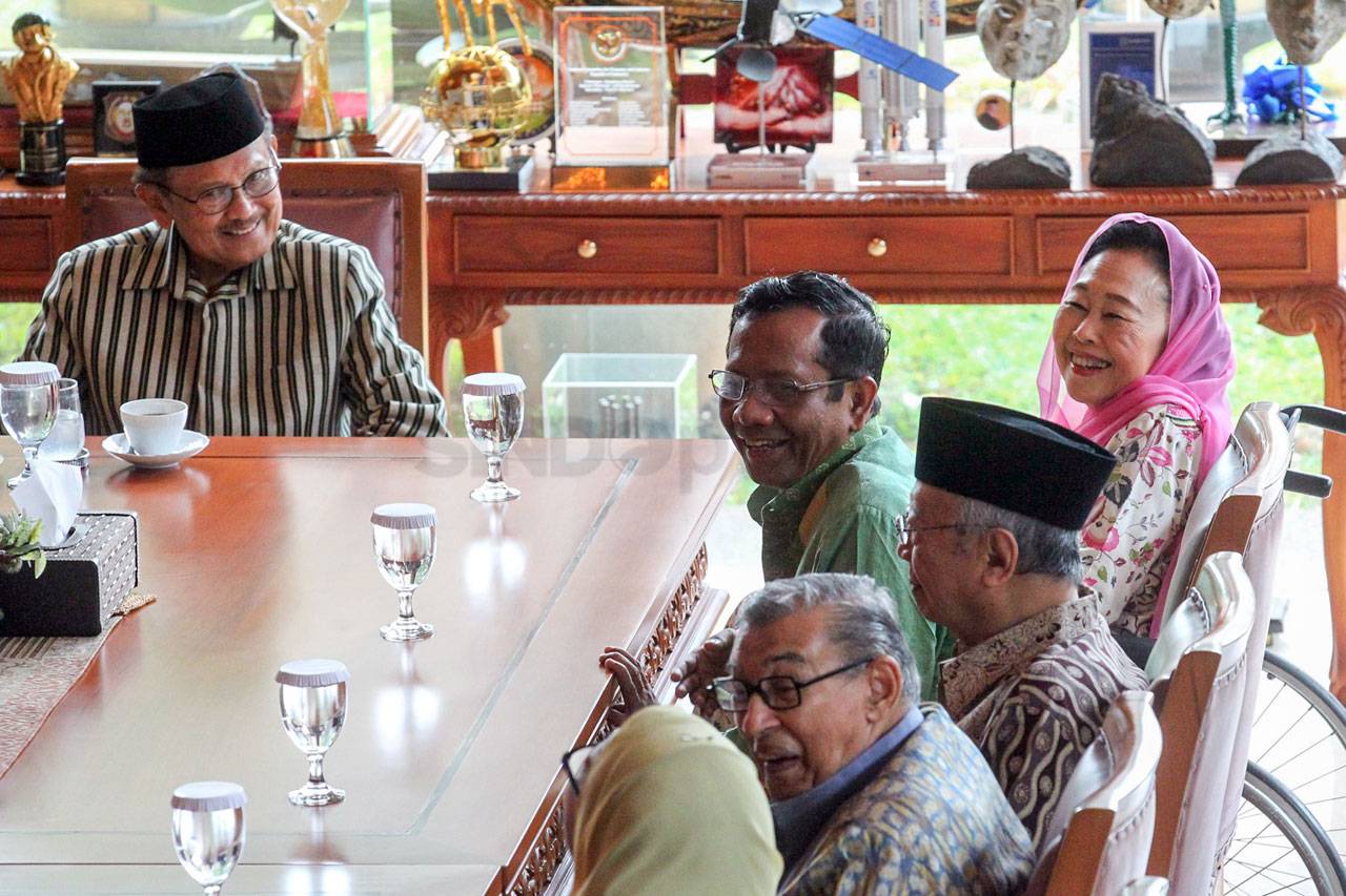 Mantan Presiden Habibie...