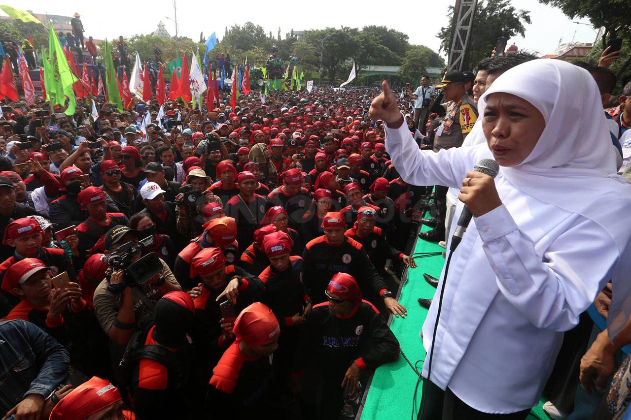 Gubernur Khofifah Temui...