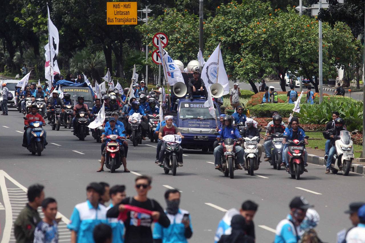 Peringati May Day, Ribuan...