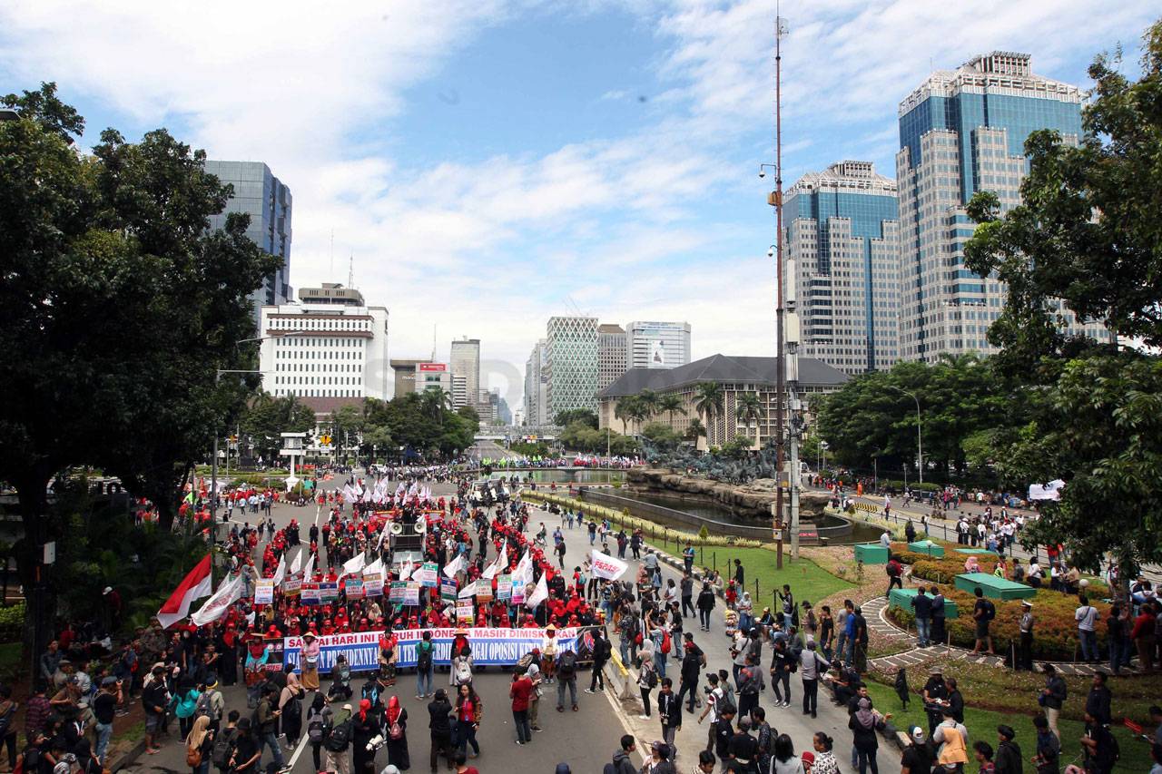 Peringati May Day, Ribuan...