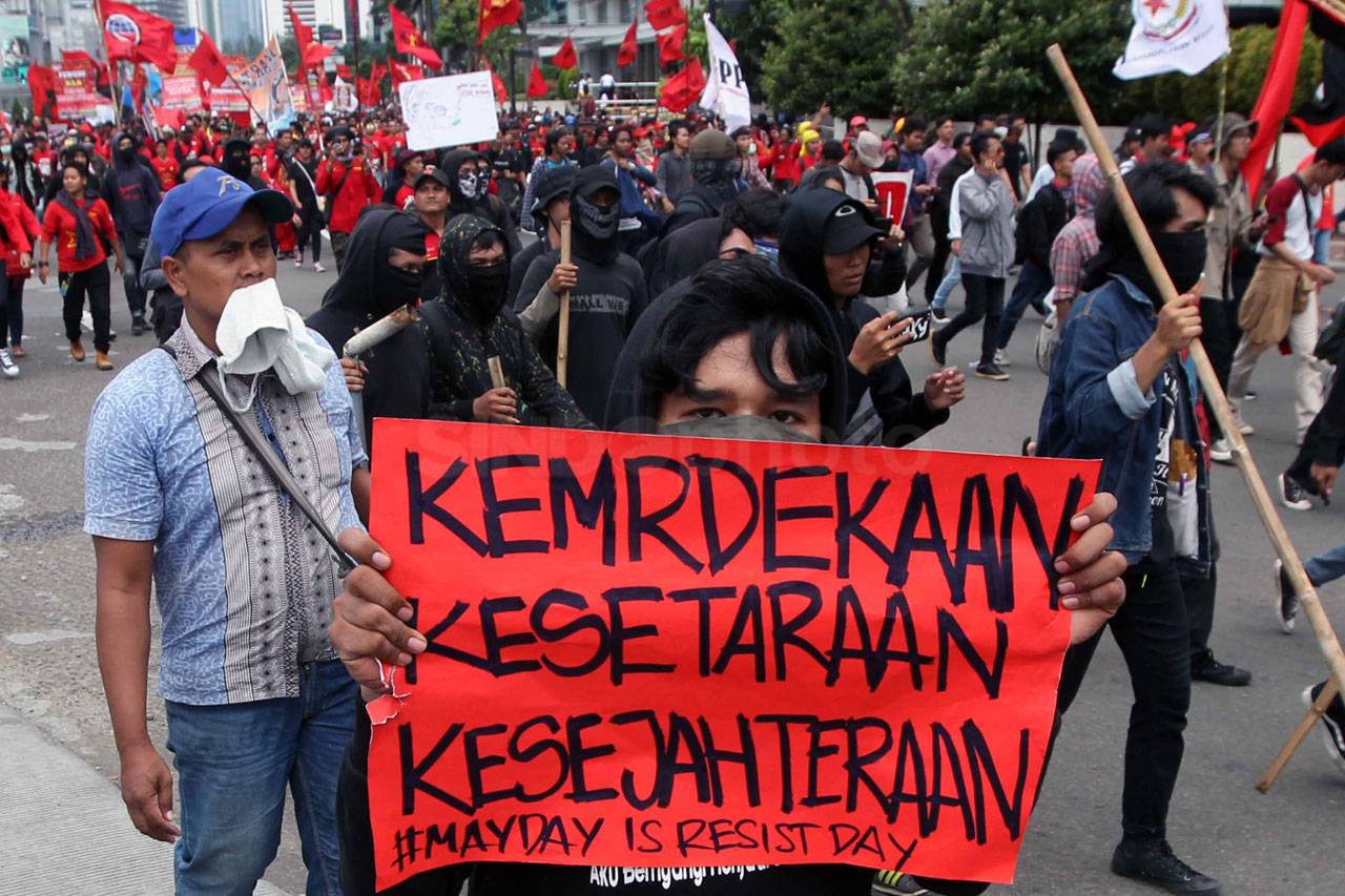 Ribuan Buruh Longmarch...