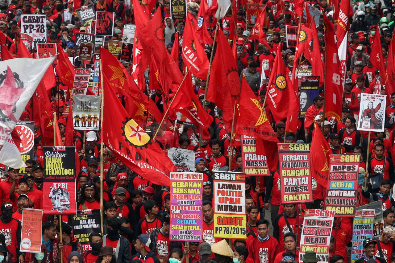 Ribuan Buruh Longmarch...