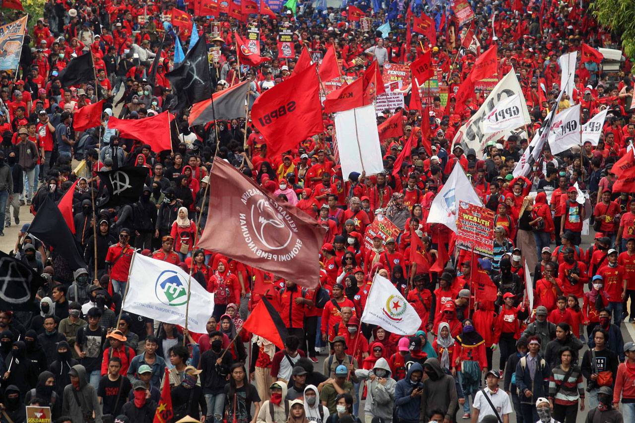 Ribuan Buruh Longmarch...