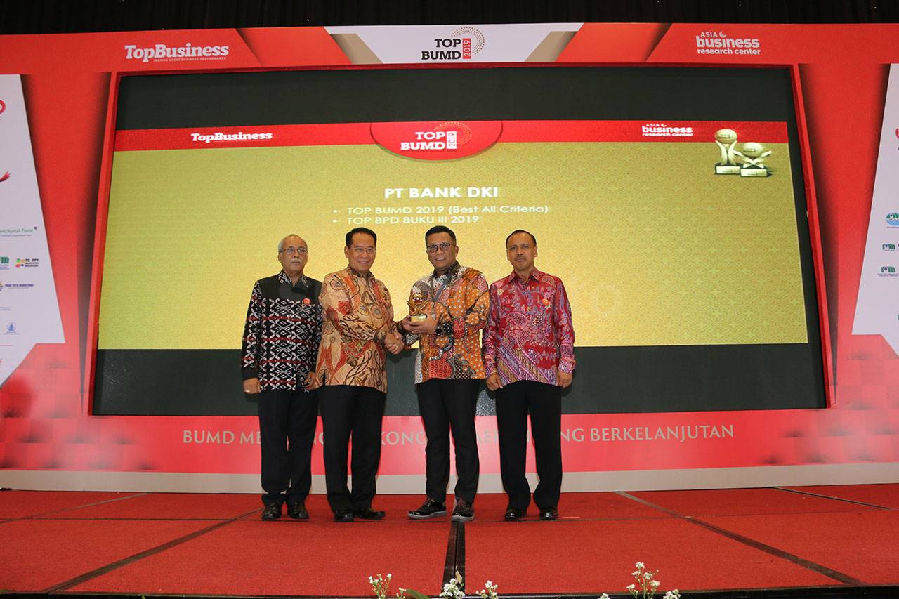 Bank DKI Raih Penghargaan...