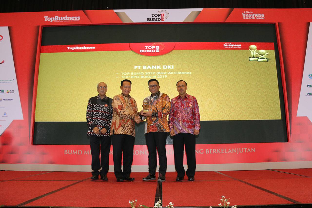 Bank DKI Raih Penghargaan...