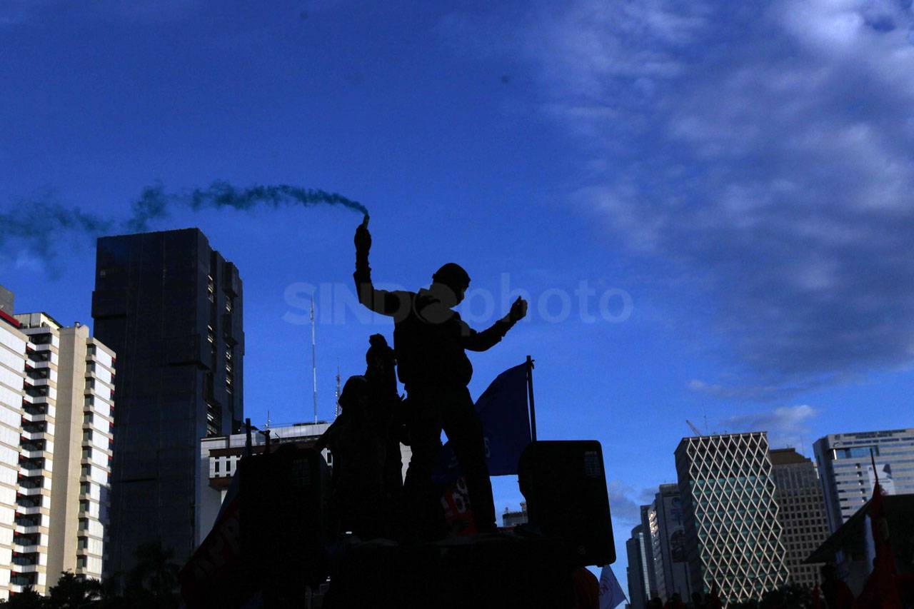 Nyalakan Flare dan Kembang...