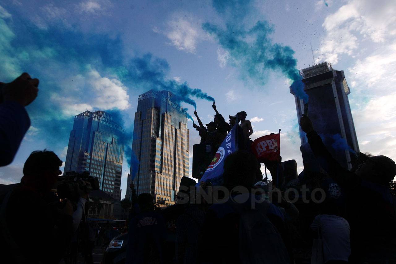 Nyalakan Flare dan Kembang...