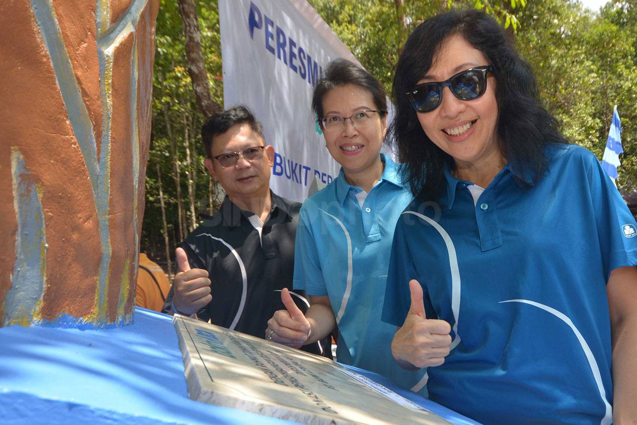 BCA Resmikan Desa Binaan...