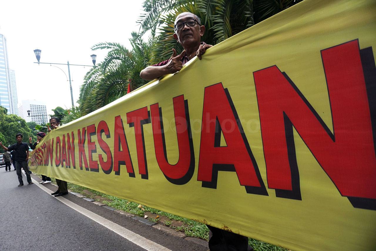Relawan dan Emak-Emak...