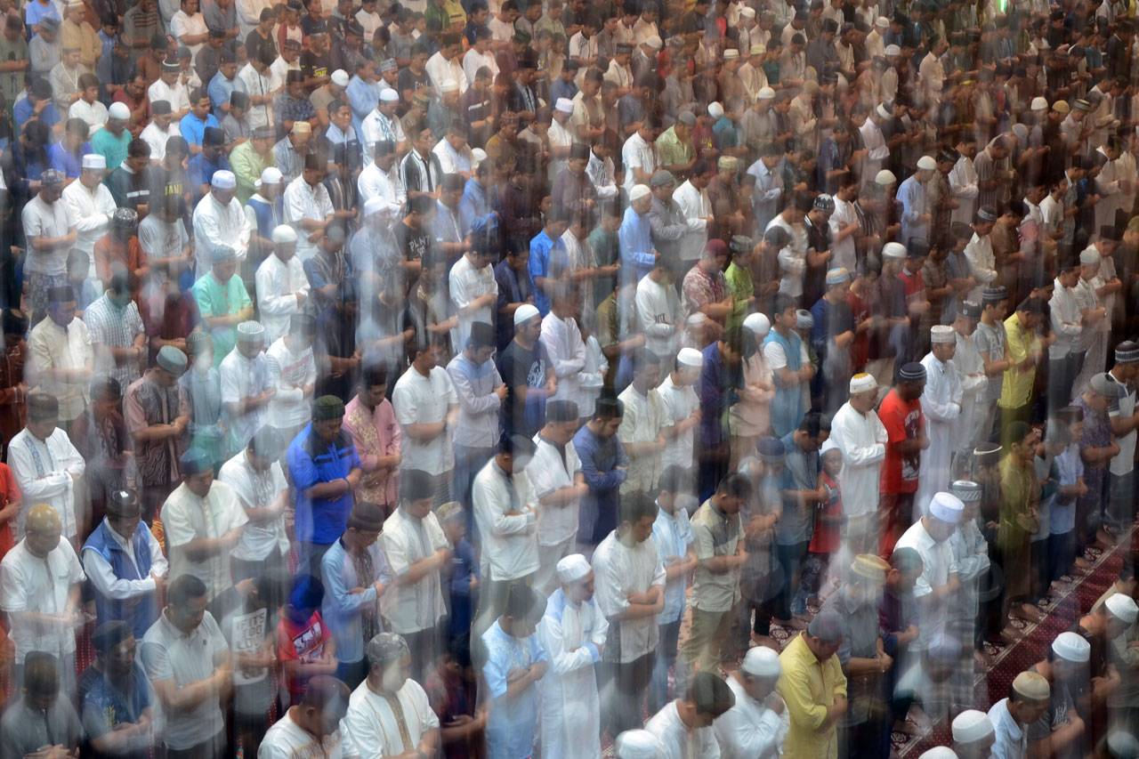 Salat Tarawih Pertama...