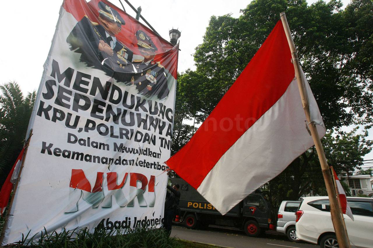 Aktivis Gelar Aksi Dukung...